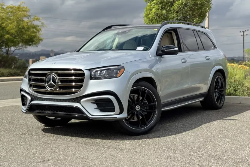 2026 Mercedes Benz GLS 450 4MATIC photo 1