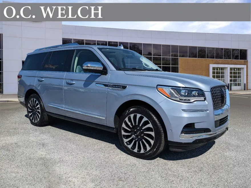 2024 Lincoln Navigator Black Label photo 1