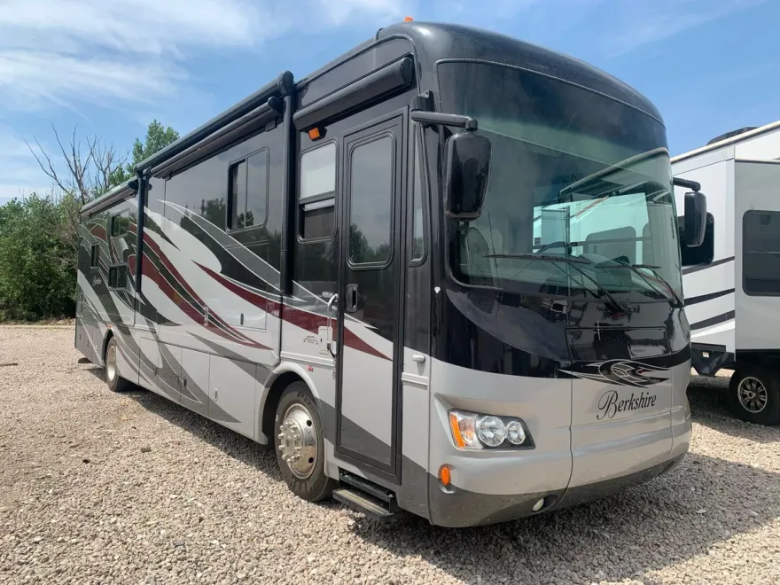 2013 Freightliner XC Raised Rail Rear Engine Motor Home Chassis photo 1