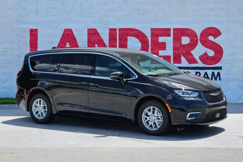 2025 Chrysler Pacifica photo 1