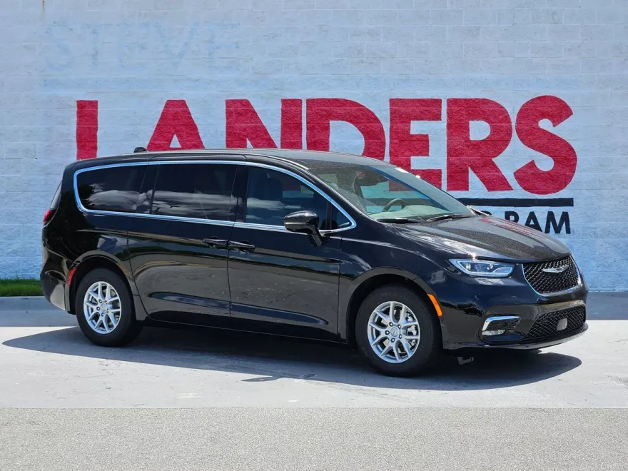2025 Chrysler Pacifica photo 1