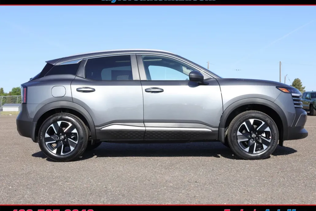 2025 Nissan Kicks SV photo 1