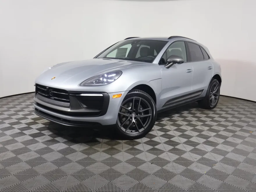 2025 Porsche Macan T photo 1