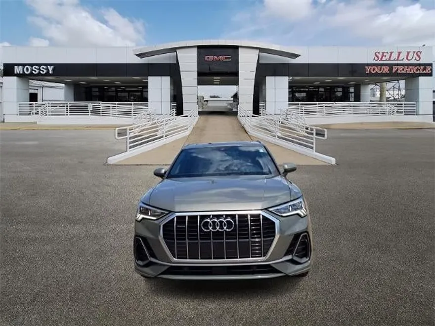 2024 Audi Q3 S line Premium photo 2