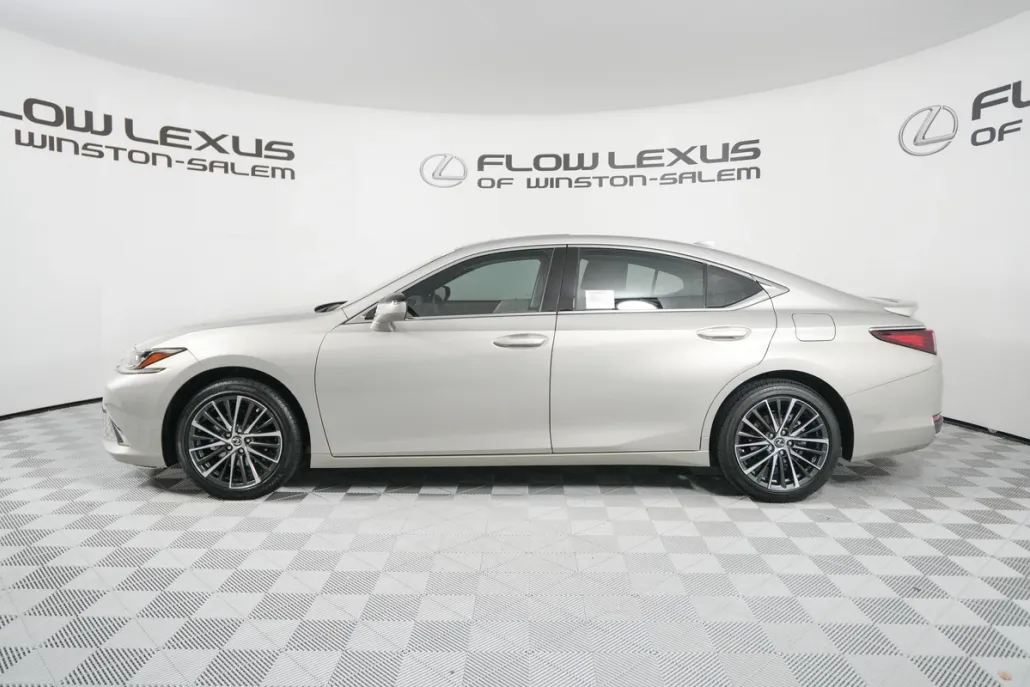 2025 Lexus ES 300h Premium photo 1