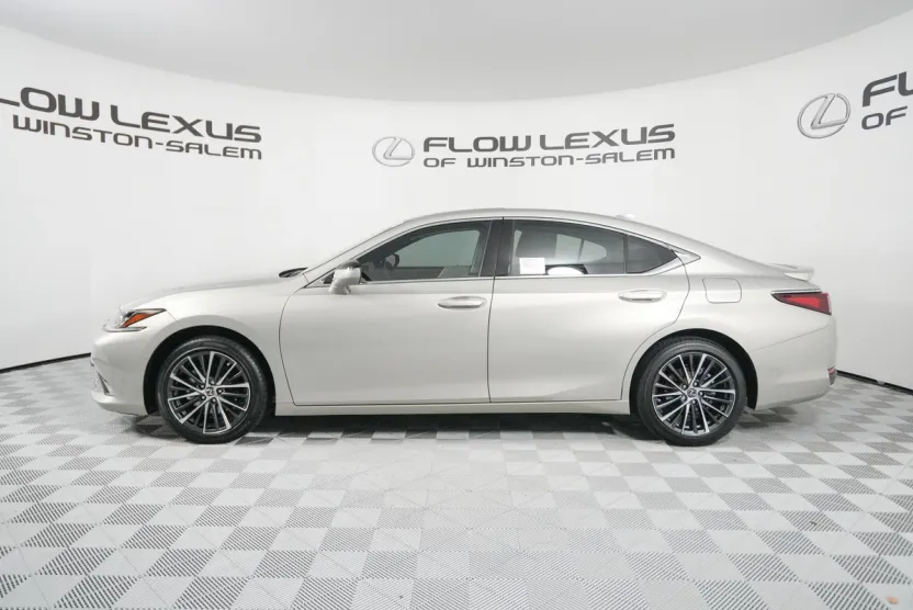 2025 Lexus ES 300h Premium photo 1