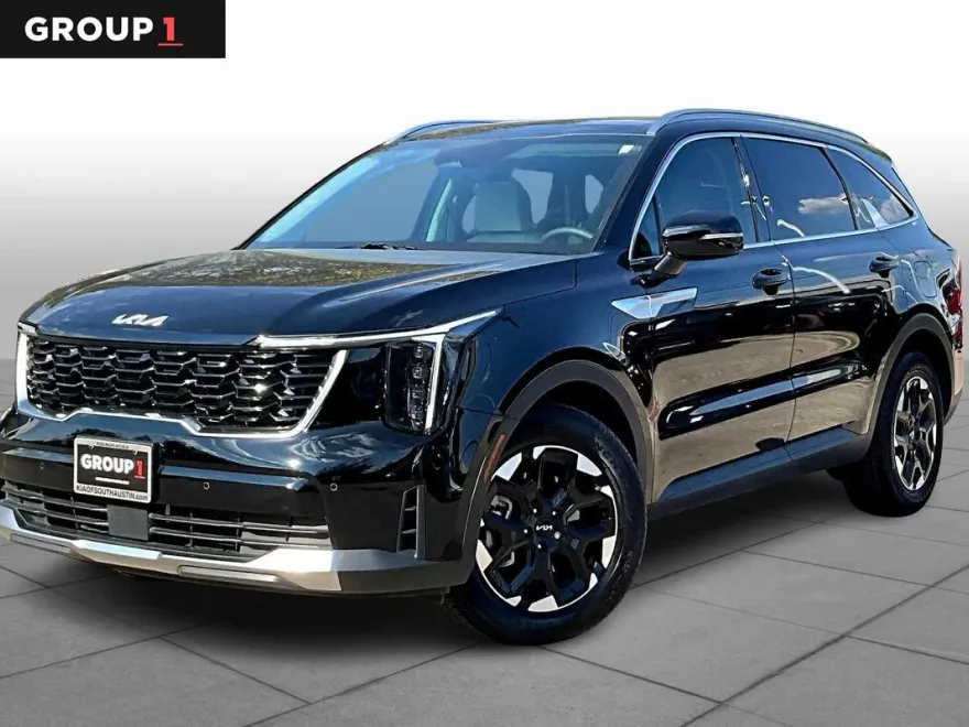 2025 Kia Sorento S photo 1