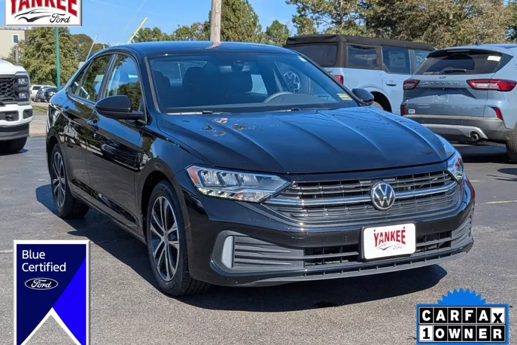 2023 Volkswagen Jetta Sport photo 1