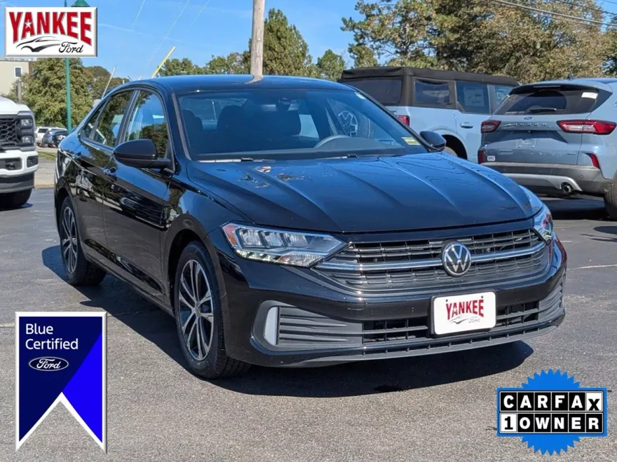 2023 Volkswagen Jetta Sport photo 1