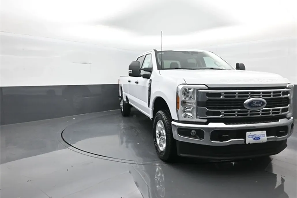 2026 Ford F-350 XLT photo 1