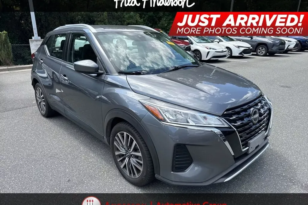 2023 Nissan Kicks SV photo 1