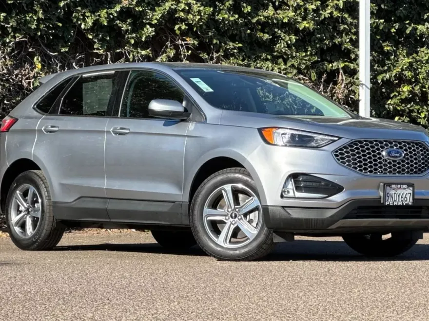 2024 Ford Edge SEL photo 1