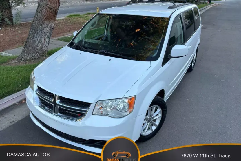 2014 Dodge Grand Caravan SXT photo 1