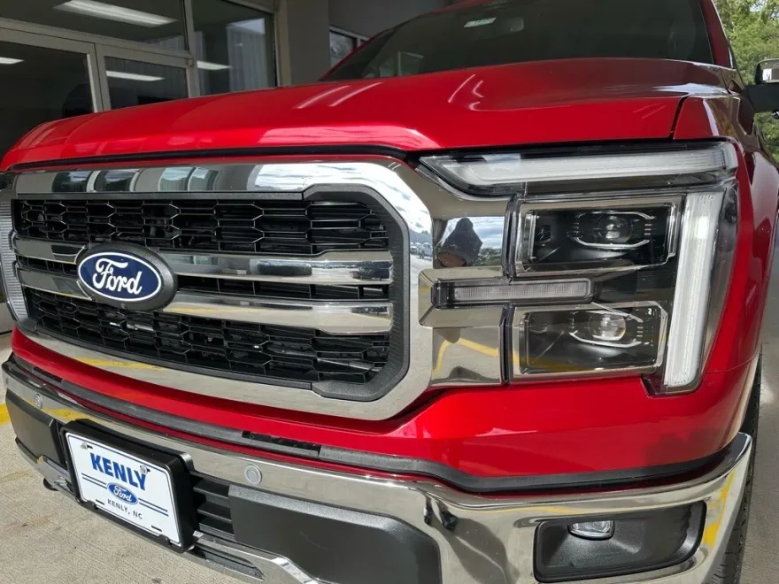 2025 Ford F-150 Lariat photo 1