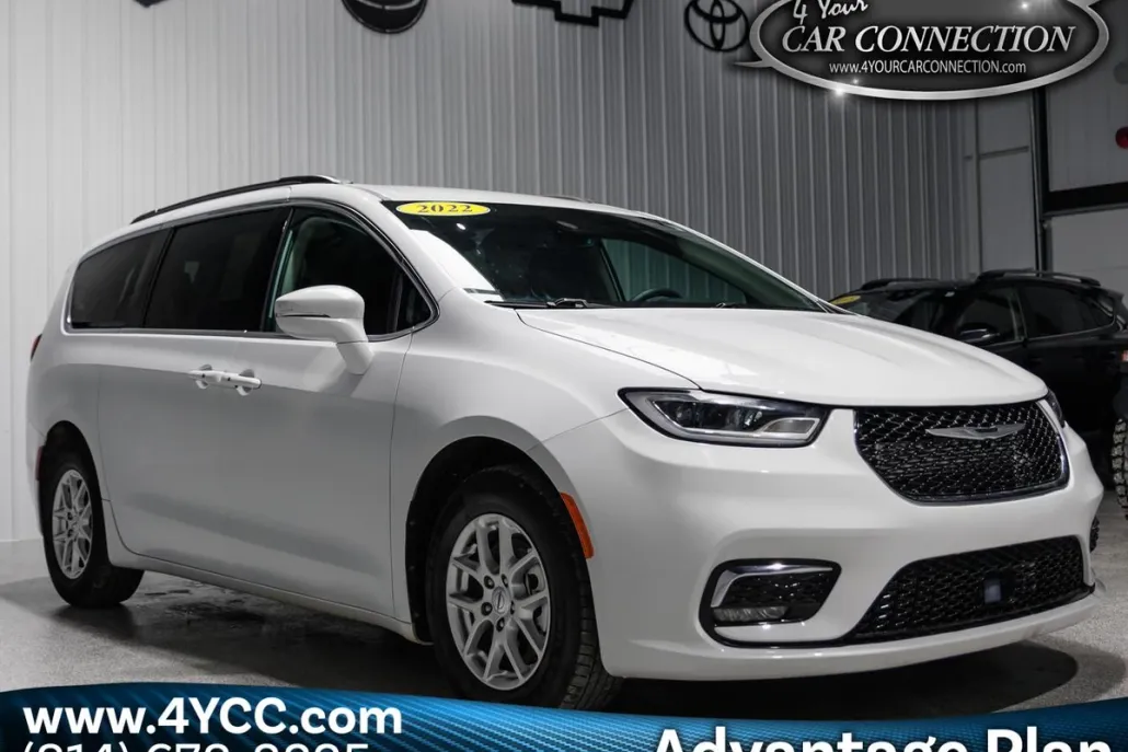 2023 Chrysler Pacifica Limited photo 1