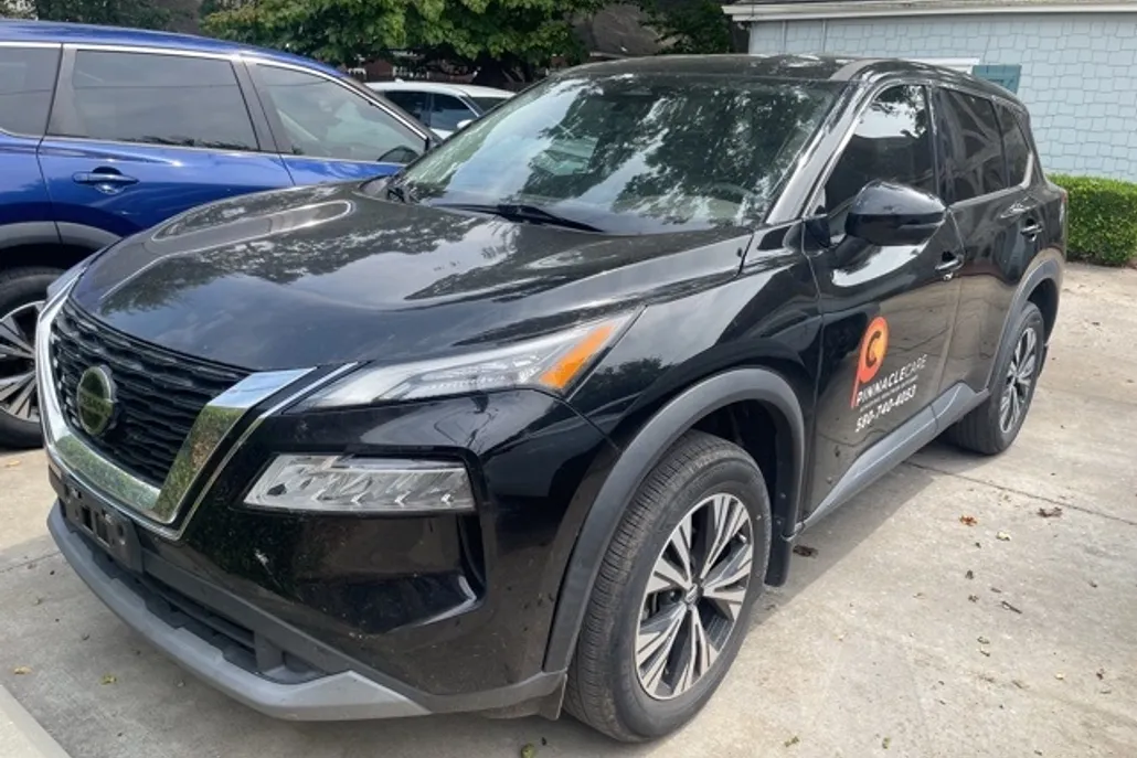 2021 Nissan Rogue SV photo 1