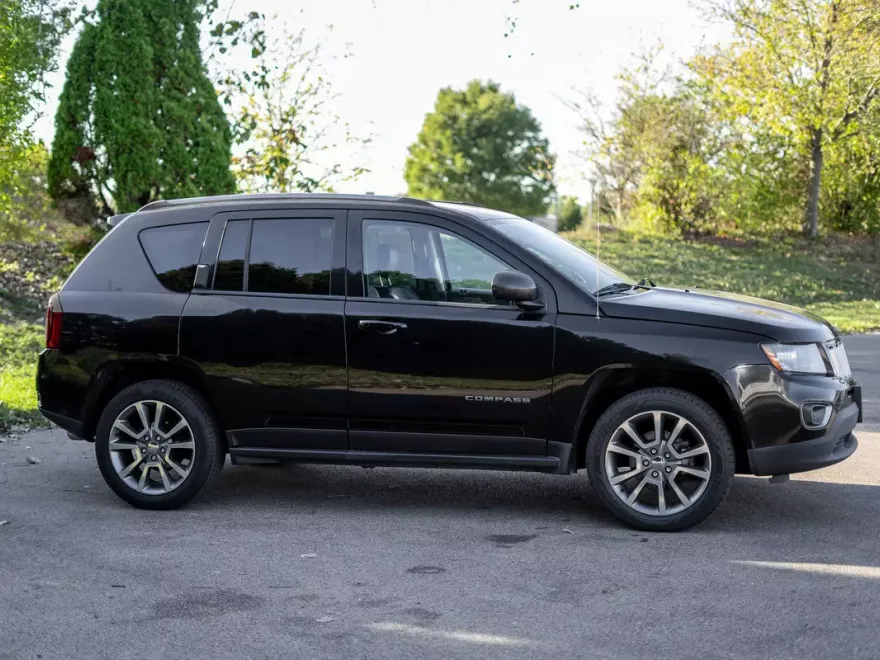 2016 Jeep Compass Sport photo 1