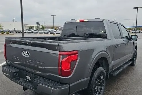 2025 Ford F-150 XLT photo 3