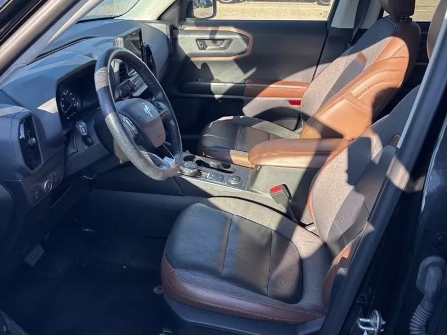2021 Ford Bronco Sport Outer Banks photo 1