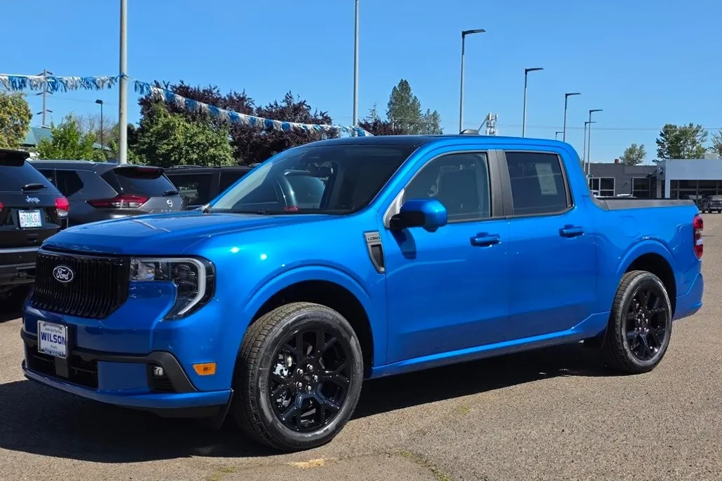 2025 Ford Maverick photo 1