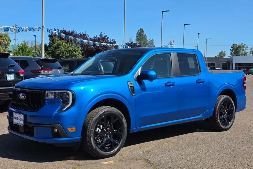 2025 Ford Maverick photo 1
