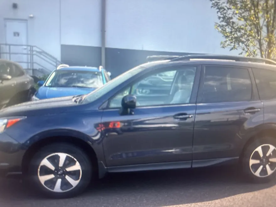 2018 Subaru Forester Premium photo 1
