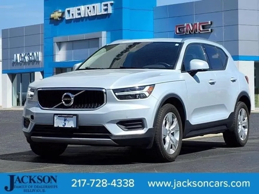 2020 Volvo XC40 T5 Momentum photo 1