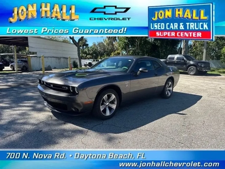 2020 Dodge Challenger SXT photo 1