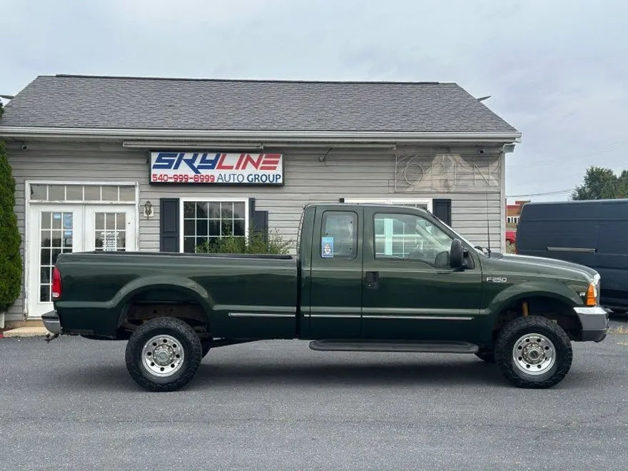 1999 Ford F-250 XLT photo 1