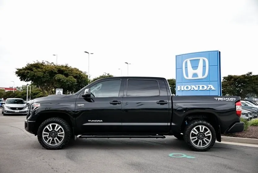 2019 Toyota Tundra SR5 Grade photo 1