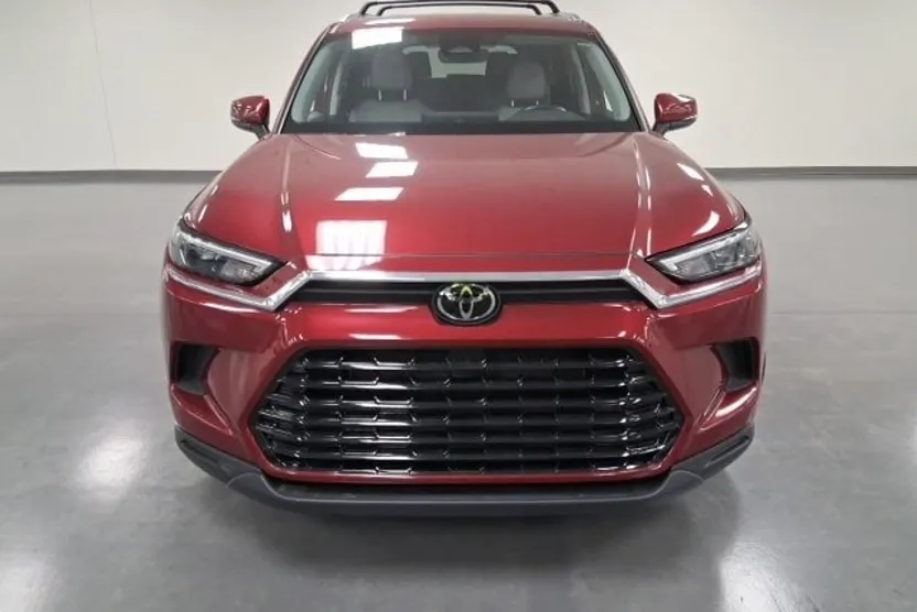 2024 Toyota Grand Highlander XLE photo 1