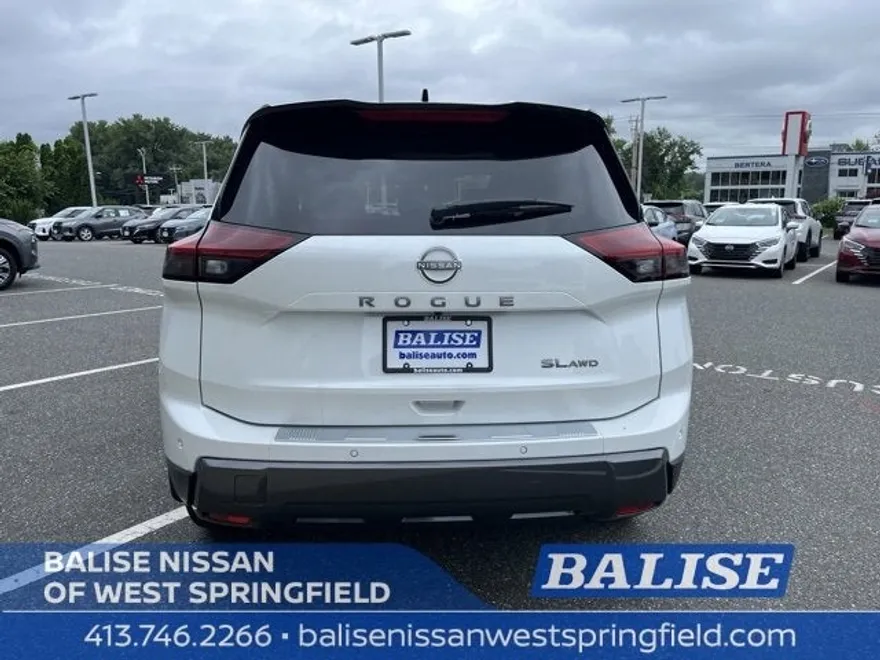 2025 Nissan Rogue SL photo 1