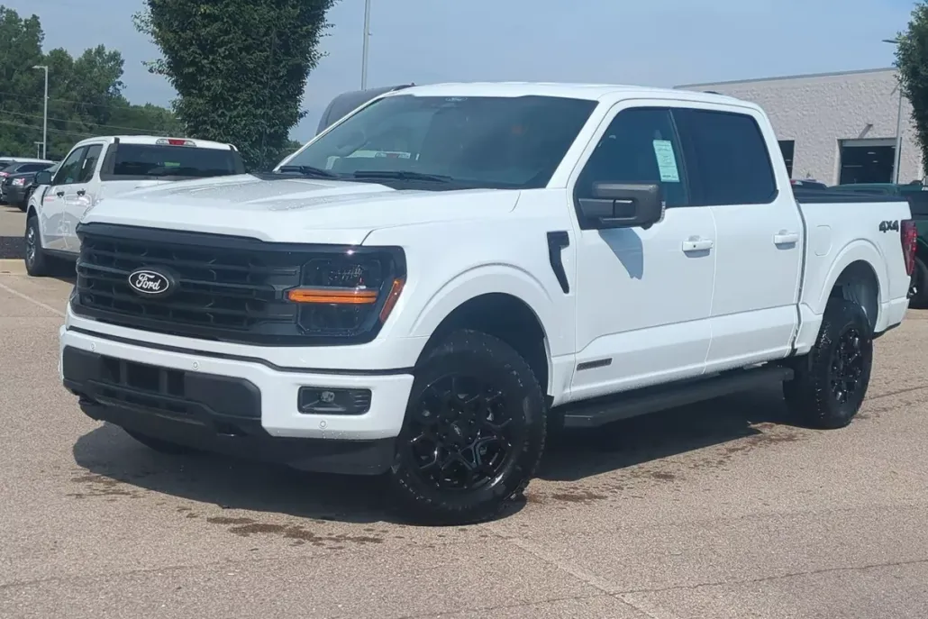 2025 Ford F-150 XLT photo 1