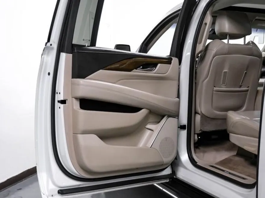 2019 Cadillac Escalade ESV Luxury photo 52
