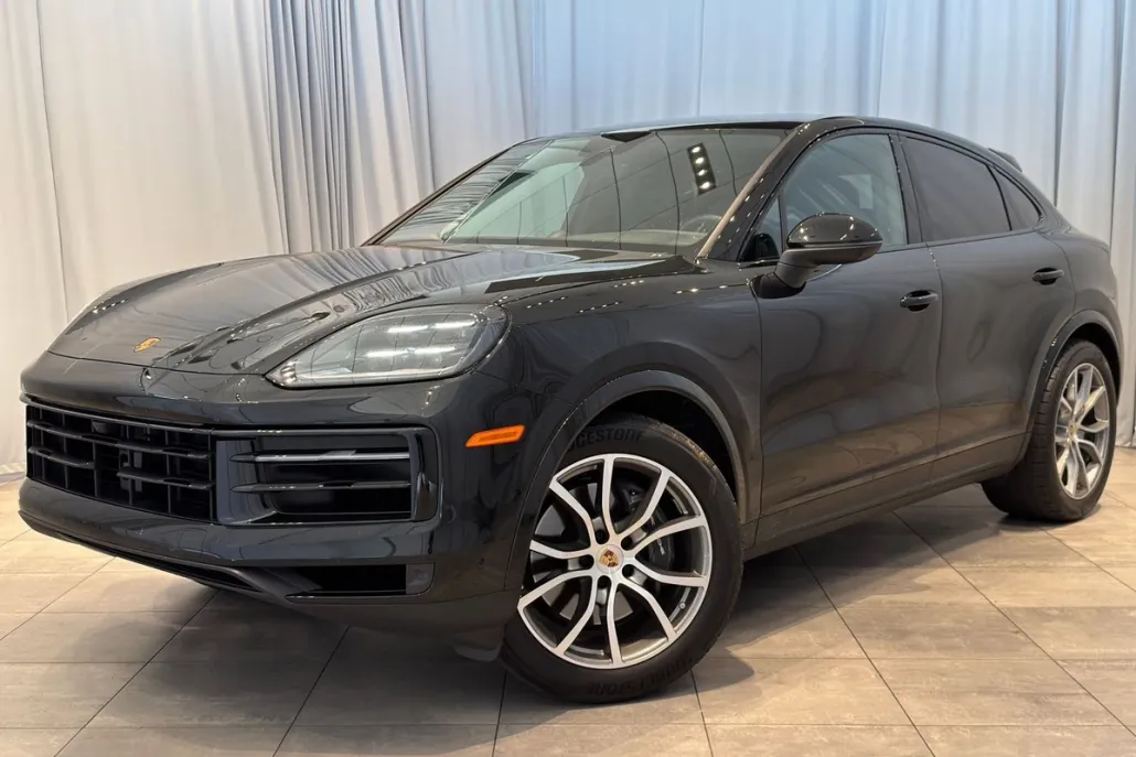 2024 Porsche Cayenne Coupe photo 1