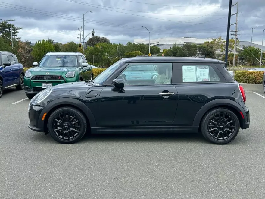 2023 Mini Cooper Signature photo 1