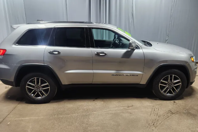 2019 Jeep Grand Cherokee Limited photo 1