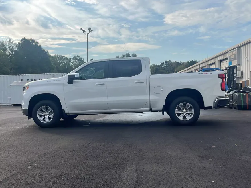 2026 Chevrolet Silverado 1500 LT photo 1