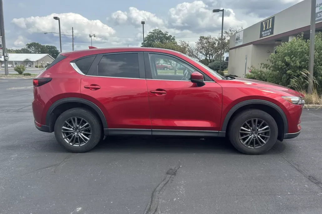 2019 Mazda CX-5 Touring photo 1