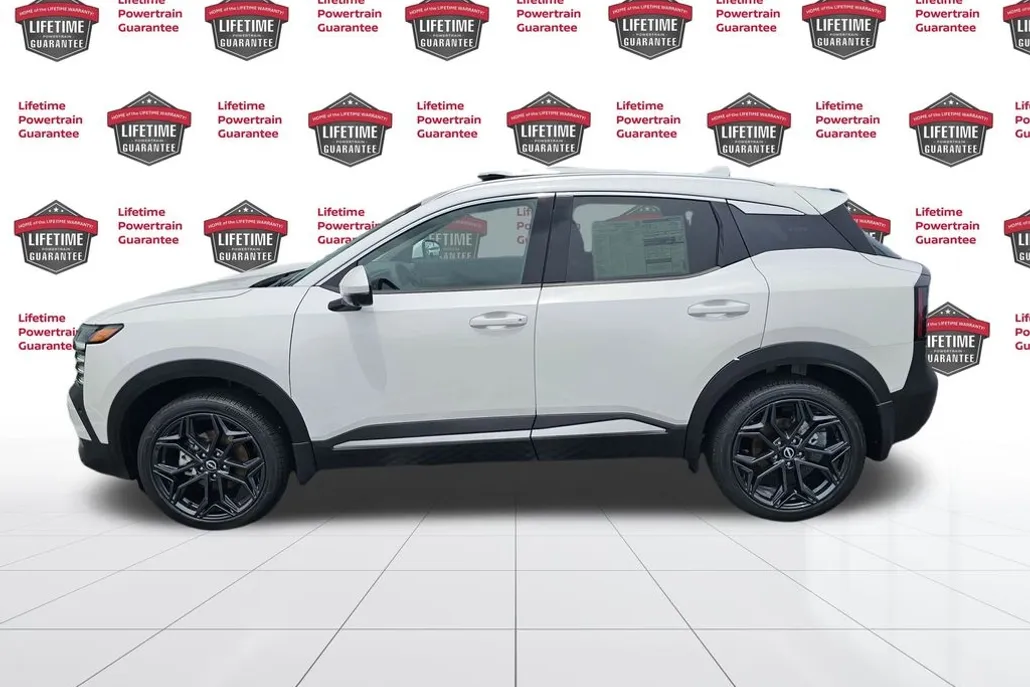 2025 Nissan Kicks SR photo 1