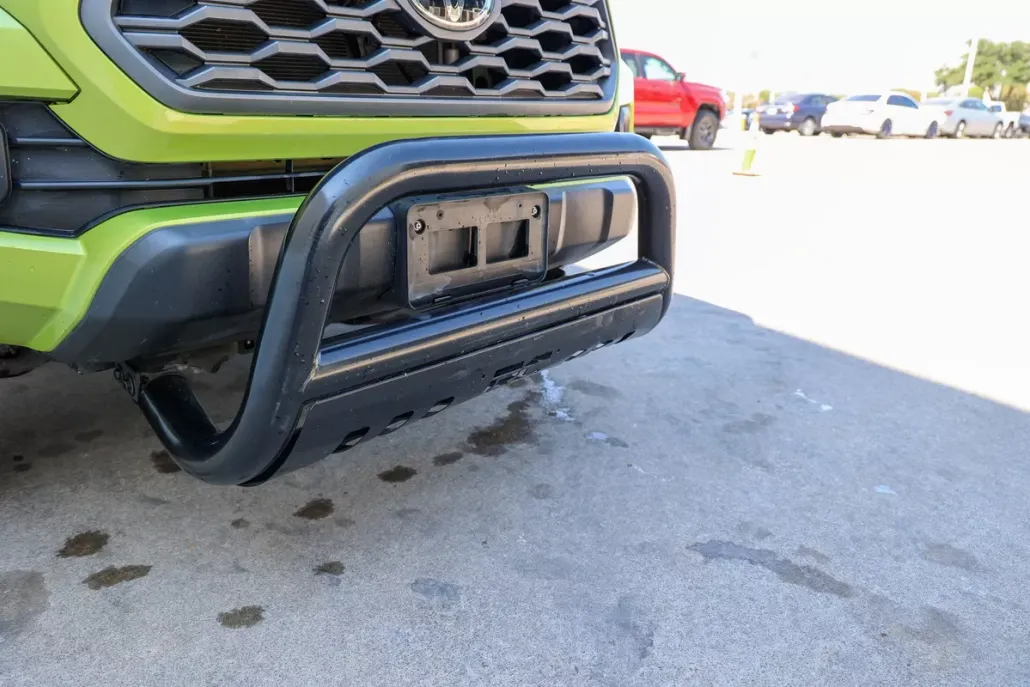 2023 Toyota Tacoma TRD photo 1