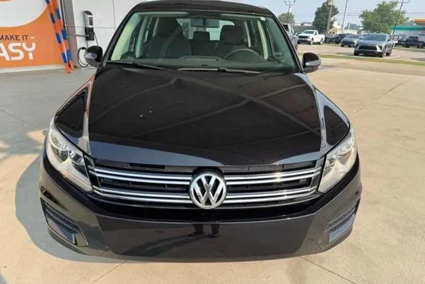 2017 Volkswagen Tiguan S photo 1