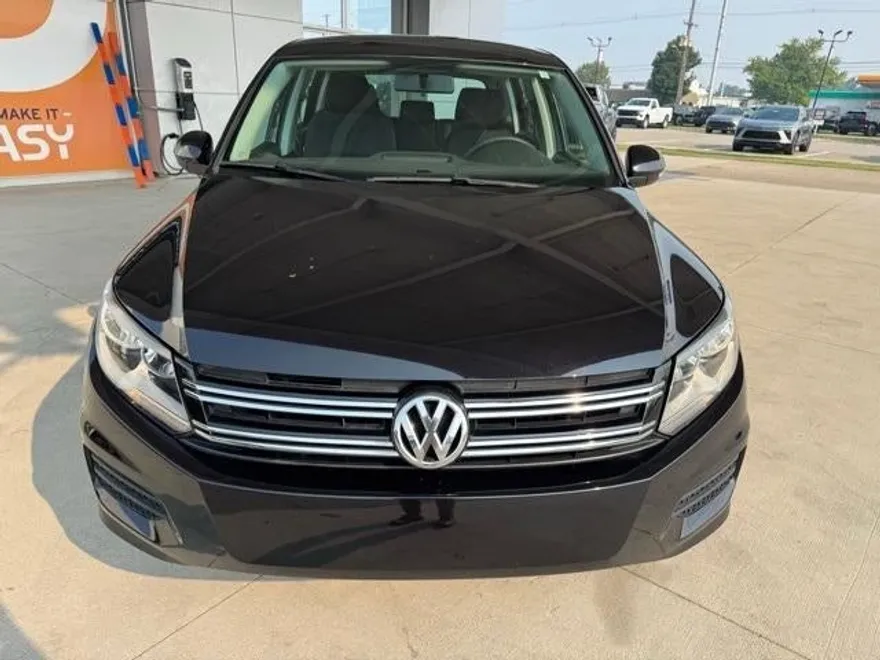 2017 Volkswagen Tiguan S photo 1
