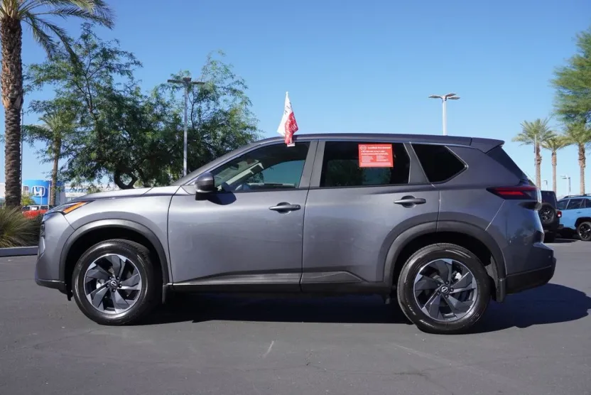 2025 Nissan Rogue SV photo 1