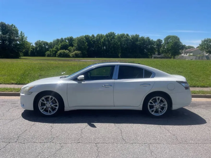 2012 Nissan Maxima S photo 1