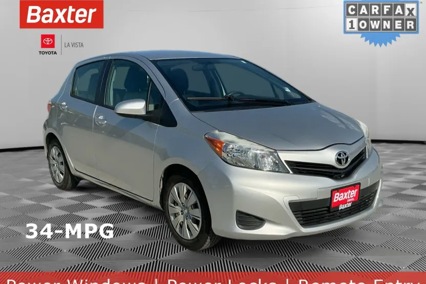 2012 Toyota Yaris LE photo 1
