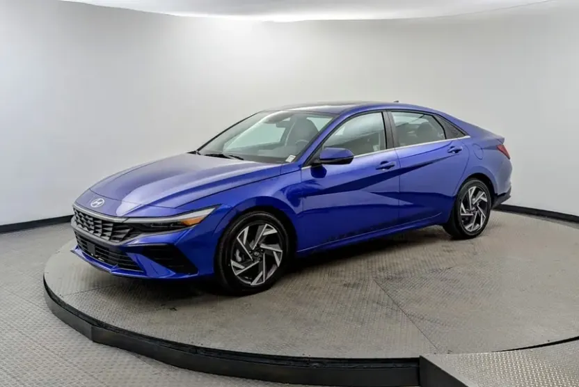 2025 Hyundai Elantra Limited photo 1