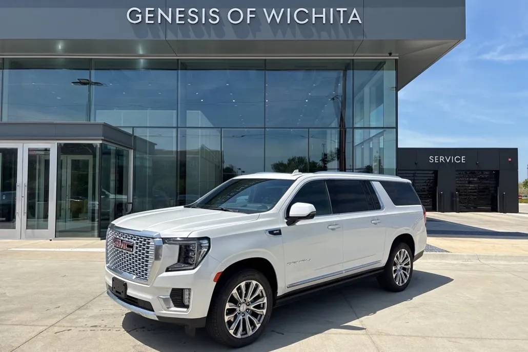 2022 Gmc Yukon XL Denali photo 1