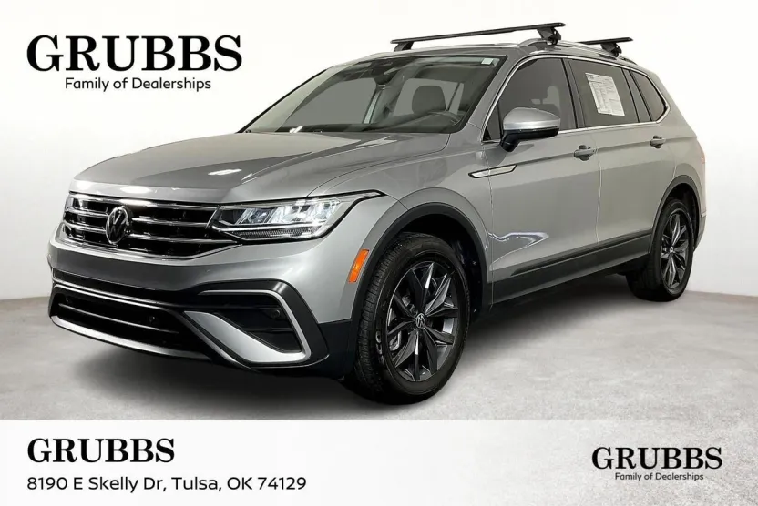 2023 Volkswagen Tiguan SE photo 1