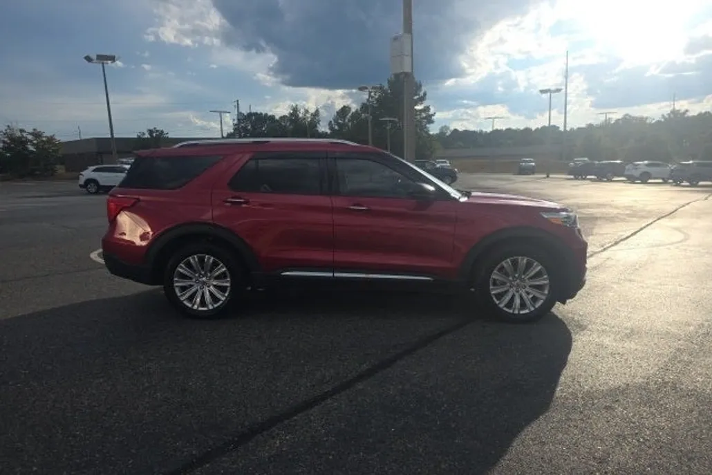 2020 Ford Explorer Limited photo 1